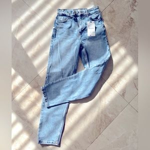Zara high waisted straight jean. NWT